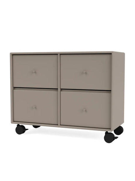 4124 kommode inkl. hjul fra Montana - Truffle - Jacobsen Plus
