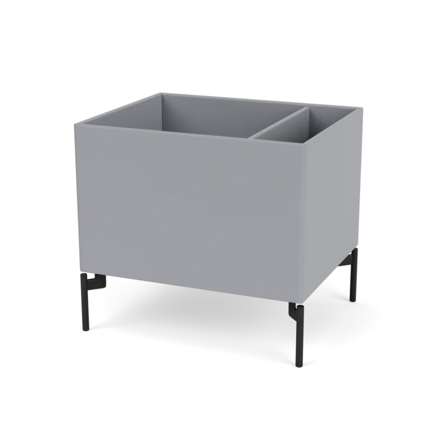 Plantekasse B46,8 cm D38, inkl. ben fra Montana - Graphic / Black - Jacobsen Plus