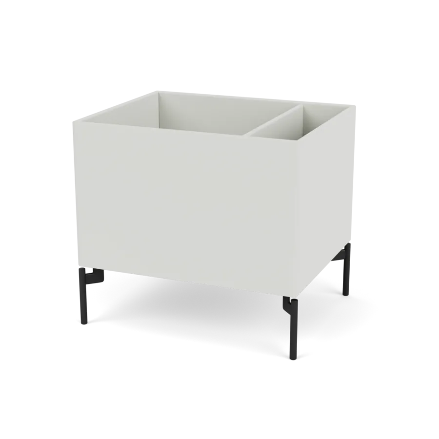 Plantekasse B46,8 cm D38, inkl. ben fra Montana - Nordic / Black - Jacobsen Plus