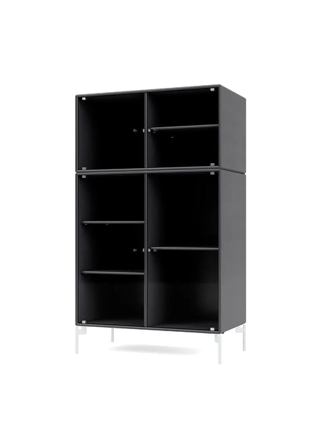 Ripple III Vitrineskab, inkl. ben fra Montana - Coal / Snow - Jacobsen Plus