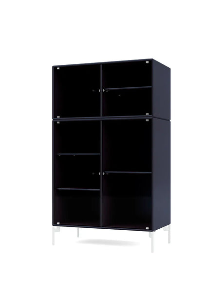 Ripple III Vitrineskab, inkl. ben fra Montana - Shadow / Snow - Jacobsen Plus