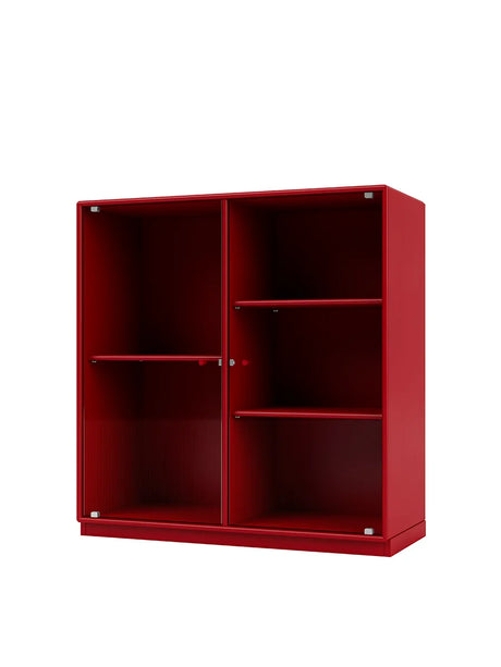 Ripple II Vitrineskab, inkl. sokkel fra Montana - Beetroot / Sokkel 3 cm - Jacobsen Plus