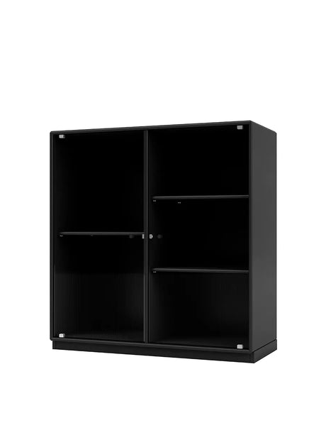 Ripple II Vitrineskab, inkl. sokkel fra Montana - Black / Sokkel 3 cm - Jacobsen Plus