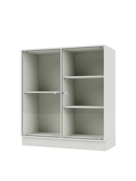 Ripple II Vitrineskab, inkl. sokkel fra Montana - Nordic / Sokkel 7 cm - Jacobsen Plus