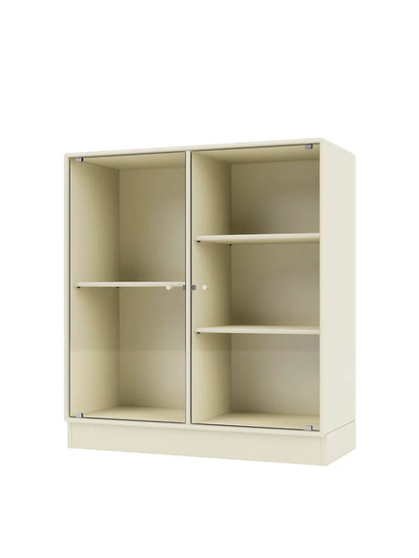 Ripple II Vitrineskab, inkl. sokkel fra Montana - Vanilla / Sokkel 7 cm - Jacobsen Plus