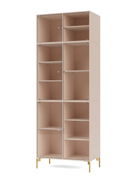 Ripple IV Vitrineskab, inkl. ben fra Montana - Clay / Messing - Jacobsen Plus