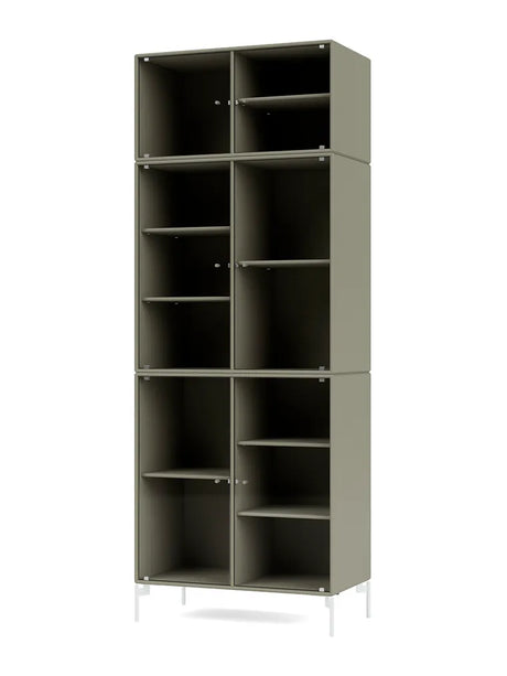 Ripple IV Vitrineskab, inkl. ben fra Montana - Fennel / Snow - Jacobsen Plus