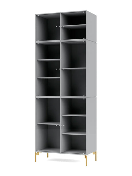 Ripple IV Vitrineskab, inkl. ben fra Montana - Fjord / Messing - Jacobsen Plus