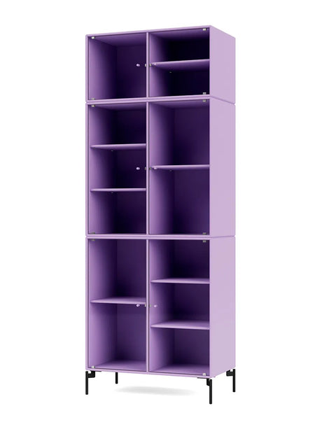 Ripple IV Vitrineskab, inkl. ben fra Montana - Iris / Black - Jacobsen Plus