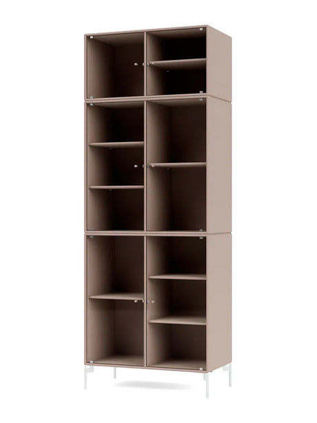 Ripple IV Vitrineskab, inkl. ben fra Montana - Mushroom / Snow - Jacobsen Plus