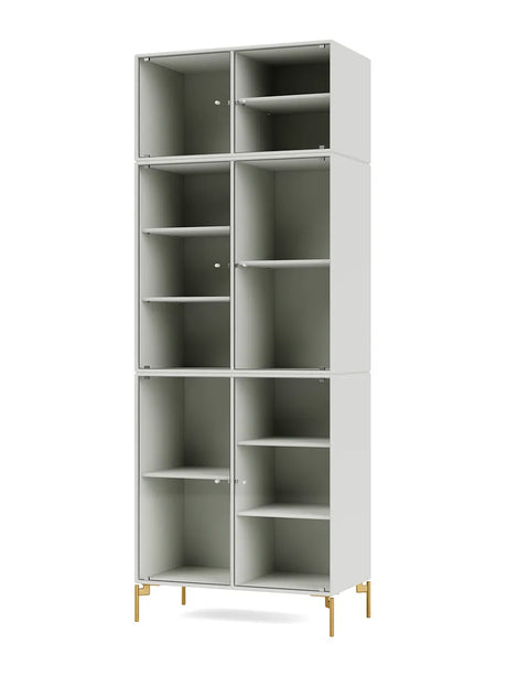 Ripple IV Vitrineskab, inkl. ben fra Montana - Nordic / Messing - Jacobsen Plus