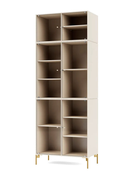 Ripple IV Vitrineskab, inkl. ben fra Montana - Oat / Messing - Jacobsen Plus