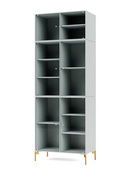 Ripple IV Vitrineskab, inkl. ben fra Montana - Oyster / Messing - Jacobsen Plus