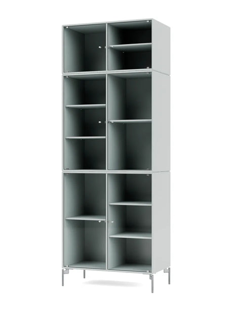 Ripple IV Vitrineskab, inkl. ben fra Montana - Oyster / Krom - Jacobsen Plus