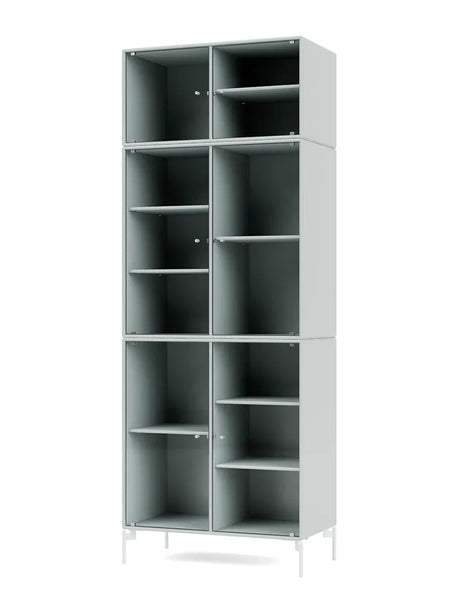 Ripple IV Vitrineskab, inkl. ben fra Montana - Oyster / Snow - Jacobsen Plus