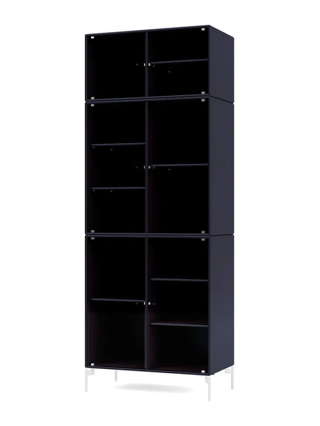 Ripple IV Vitrineskab, inkl. ben fra Montana - Shadow / Snow - Jacobsen Plus