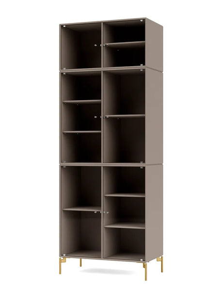 Ripple IV Vitrineskab, inkl. ben fra Montana - Truffle / Messing - Jacobsen Plus