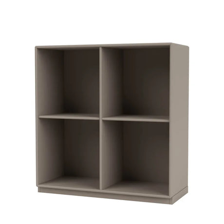 1112 reol inkl. sokkel fra Montana - Truffle / Sokkel 3 cm - Jacobsen Plus