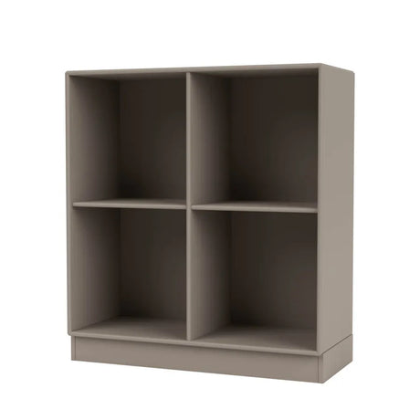 1112 reol inkl. sokkel fra Montana - Truffle / Sokkel 7 cm - Jacobsen Plus