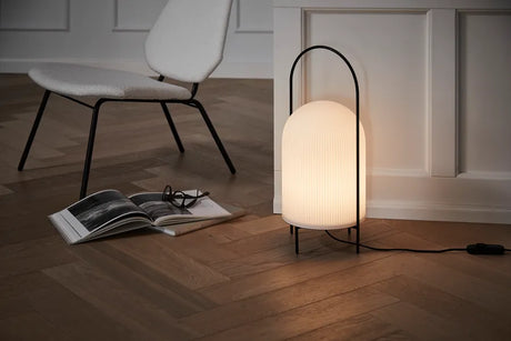 Ghost Floor Lamp fra Woud - 2 - Jacobsen Plus