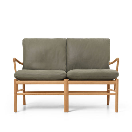 OW149-2 Colonial sofa eg olie, Terra-læder af Ole Wanscher - Terra Jade 20368 - Jacobsen Plus
