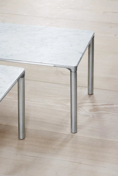 Piloti Bord, hvid carrara fra Fredericia Furniture - 1 - Jacobsen Plus