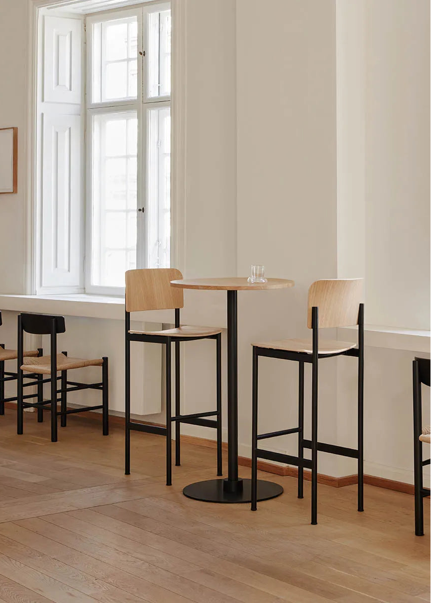 Plan Barstool, eg lak fra Fredericia Furniture - 2 - Jacobsen Plus
