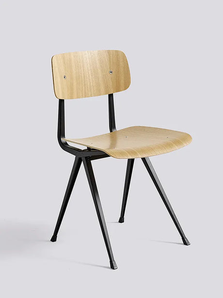 Result Chair fra Hay - Sort pulverlakeret stål / Klar lakeret eg - Jacobsen Plus