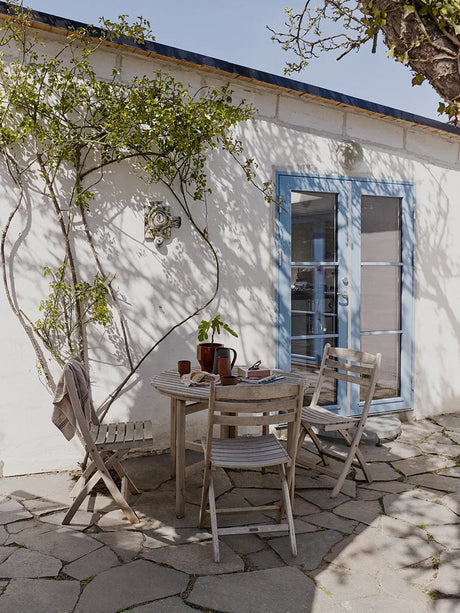 Skagerak Selandia Sæt, 2 stole og Ø 94 bord fra Fritz Hansen - 2 - Jacobsen Plus