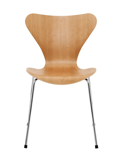 3107 Serie 7 Stol, naturfiner af Arne Jacobsen - Kirsebær - Jacobsen Plus