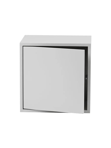 Stacked Reol m. Låge fra Muuto - Lysegrå - Jacobsen Plus