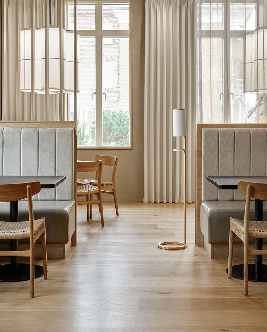 Sensorstyret håndsprit- og sæbedispenser, fritstående i hvid fra VOLA - 6 - Jacobsen Plus