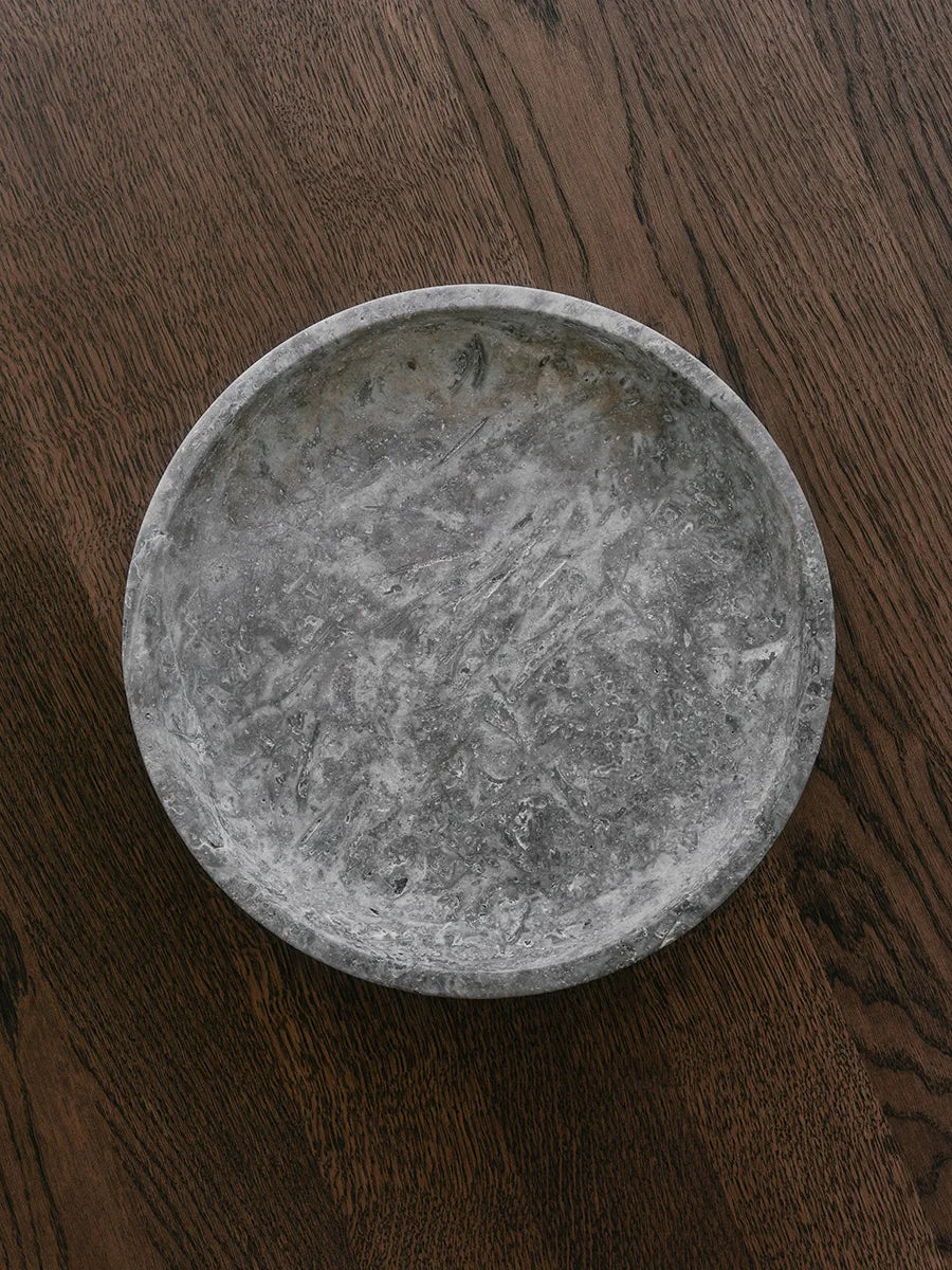 Hyben Fad, silver travertin fra Wabi Sabi Nordic - 2 - Jacobsen Plus