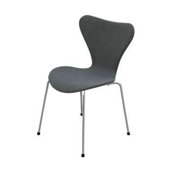 3107 Serie 7, fuldpolstret af Arne Jacobsen - Remix / 152 Black & white - Jacobsen Plus