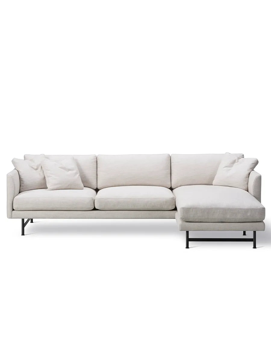 Calmo 3-personers Sofa m. chaiselong, sunniva 717 fra Fredericia Furniture - 1 - Jacobsen Plus