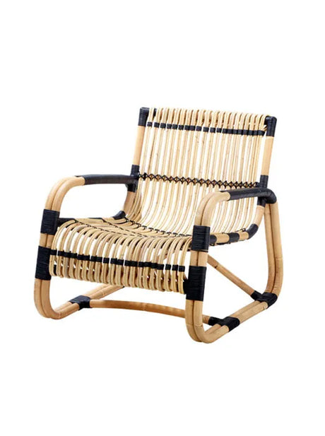 Curve Loungestol Indoor fra Cane-line - Natur rattan, sort bindinger - Jacobsen Plus