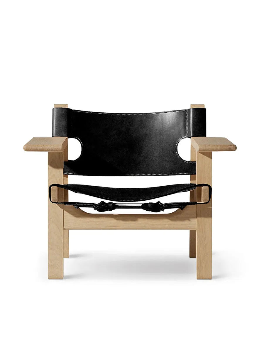 Den Spanske Stol i sort læder, eg sæbe af Børge Mogensen