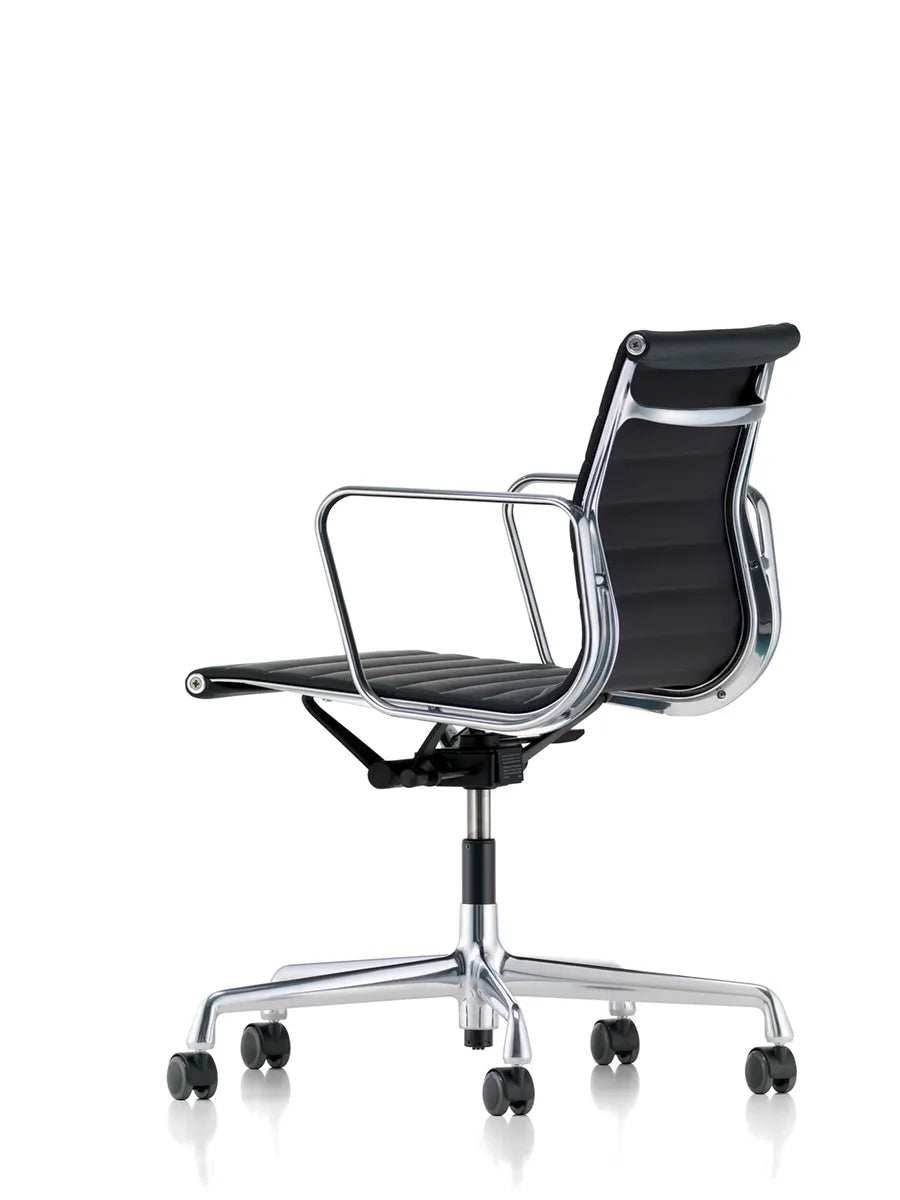 Aluminium Chair EA 117 Kontorstol, sort læder fra Vitra - 7 - Jacobsen Plus