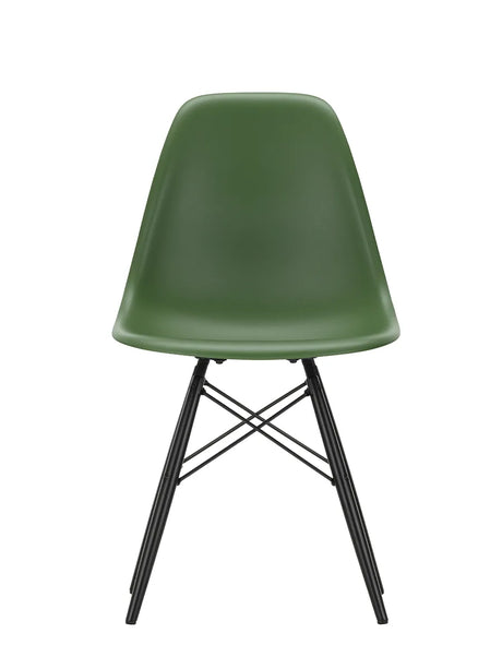 Eames Plastic Side Chair DSW, sortlakeret ahorntræ fra Vitra - 1 - Jacobsen Plus