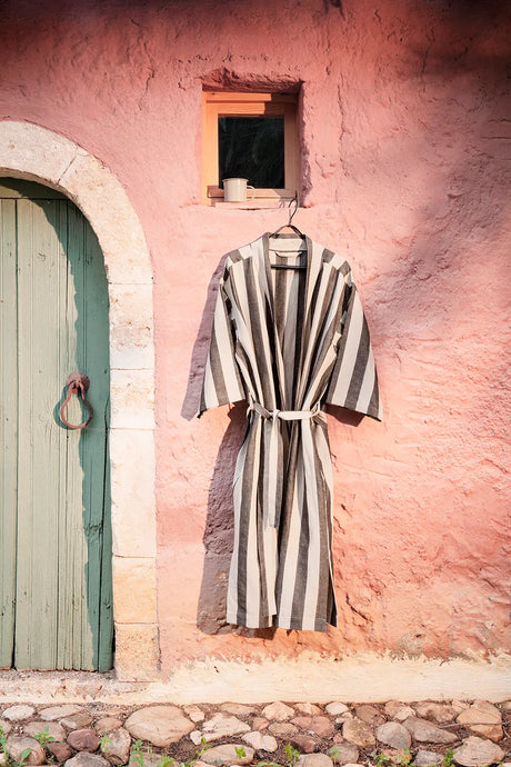 Field Robe, sand/black fra Ferm Living - 2 - Jacobsen Plus
