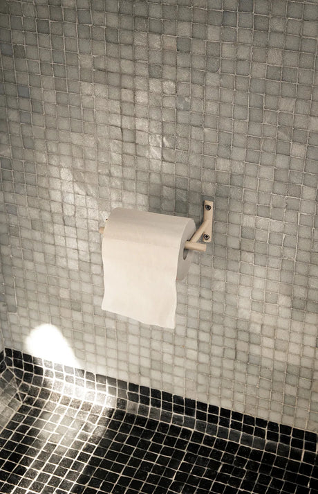 Dora Toilet Paper Holder fra Ferm Living - 1 - Jacobsen Plus