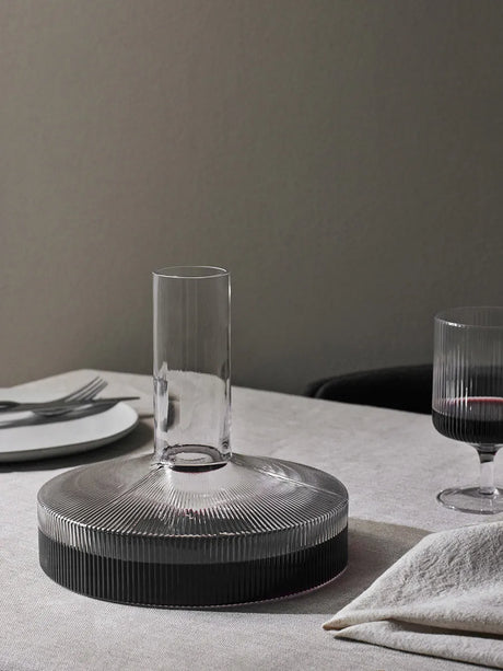 Ripple Wine Carafe, clear fra Ferm Living - 2 - Jacobsen Plus