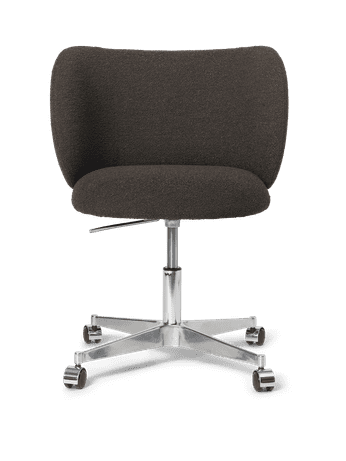 Rico Spisebordsstol w. Castors fra Ferm Living - Soft Bouclé - Dark Brown - Jacobsen Plus