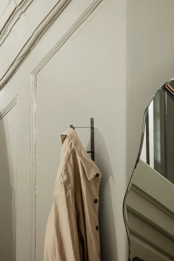 Pond Mirror stor, Dark Chrome fra Ferm Living