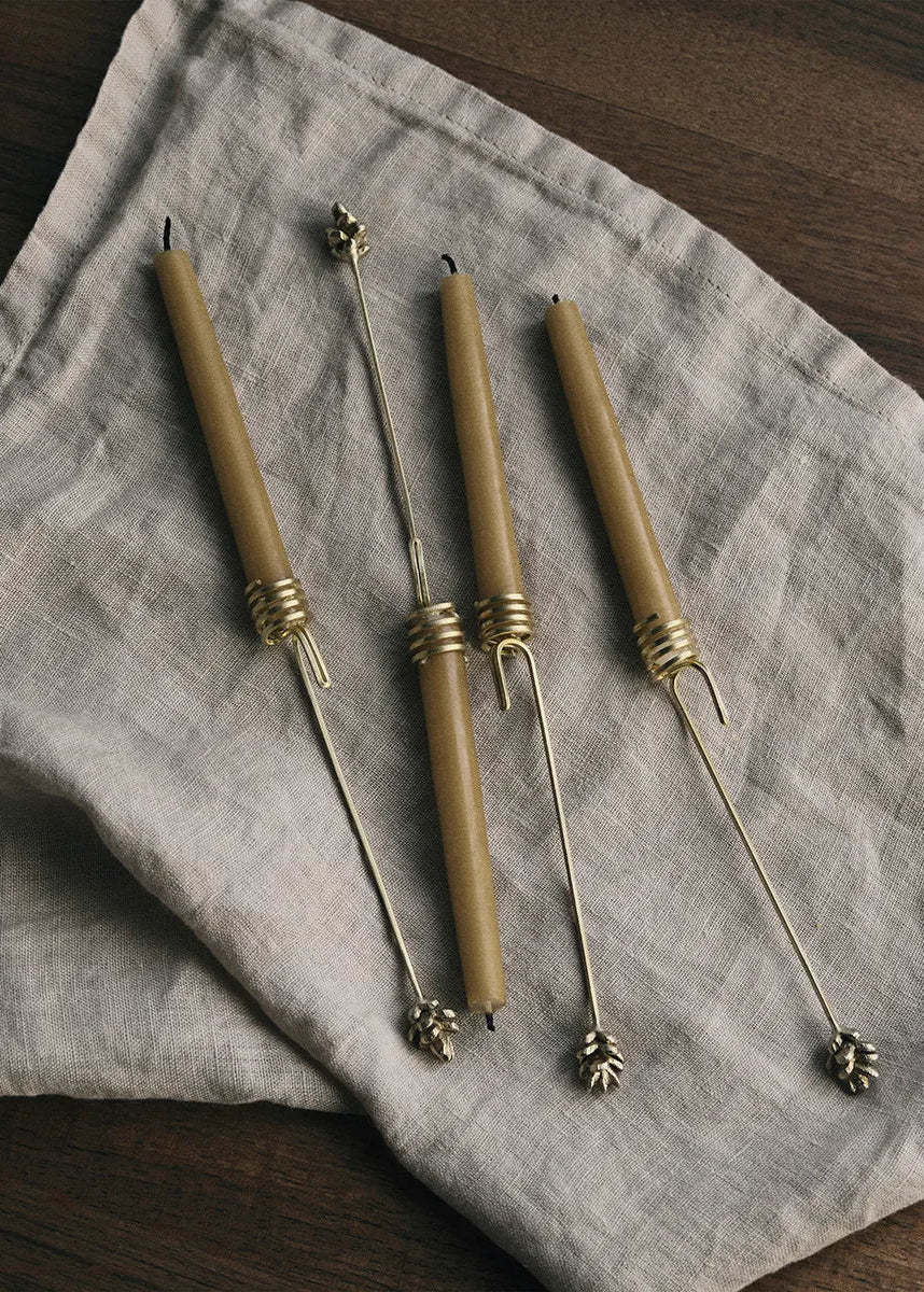 Forest Christmas Tree Candle Holders, sæt á 4 stk., brass fra Ferm Living - 2 - Jacobsen Plus