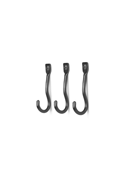 Curvature Hook, 3 stk fra Ferm Living - Black brass - Jacobsen Plus