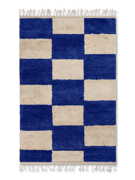 Mara Knotted Rug, large fra Ferm Living - Bright Blue-Off-White - Jacobsen Plus