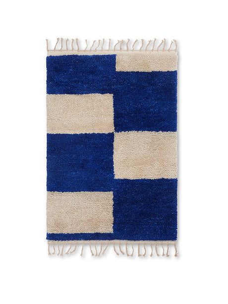 Mara Knotted Rug, small fra Ferm Living - Bright Blue-Off-White - Jacobsen Plus