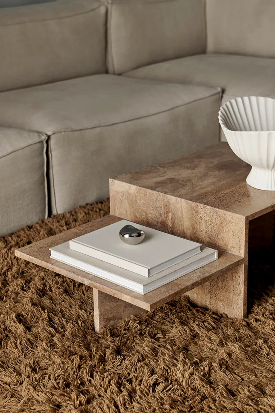 Distinct Coffee Table, Dark Brown Travertine fra Ferm Living - 2 - Jacobsen Plus
