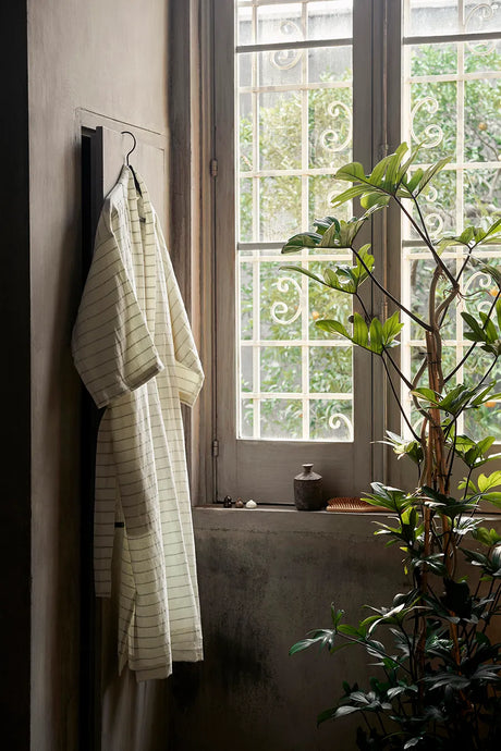 Field Robe, off-white/chocolate fra Ferm Living - 2 - Jacobsen Plus